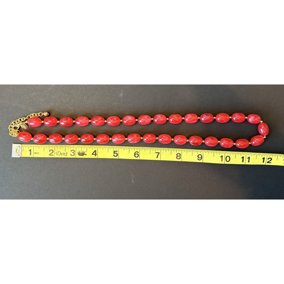 Vintage Joan Rivers Marbled Red Acrylic Lucite Beaded Necklace Gold Tone 24" - Picture 6 of 6